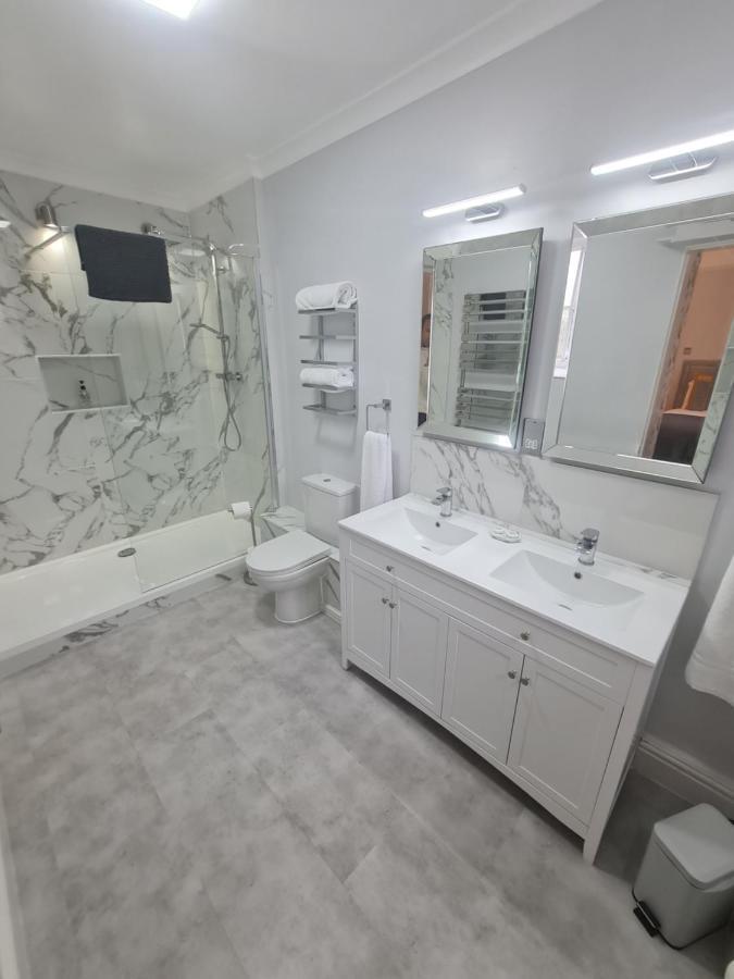 Beaufort Lodge - Central Location & Free Parking تونتون المظهر الخارجي الصورة
